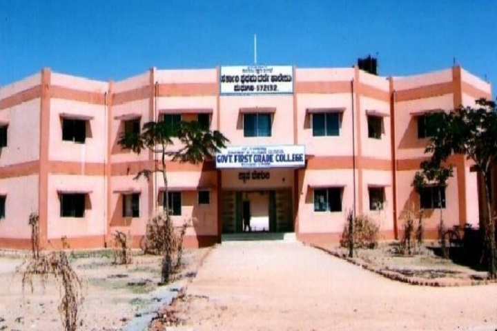 https://cache.careers360.mobi/media/colleges/social-media/media-gallery/15763/2021/3/3/Campus View of Government First Grade College Madhugiri_Campus-View.jpg